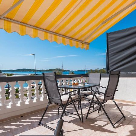 Apartment And Rooms Dalmatiko Vodice Ngoại thất bức ảnh
