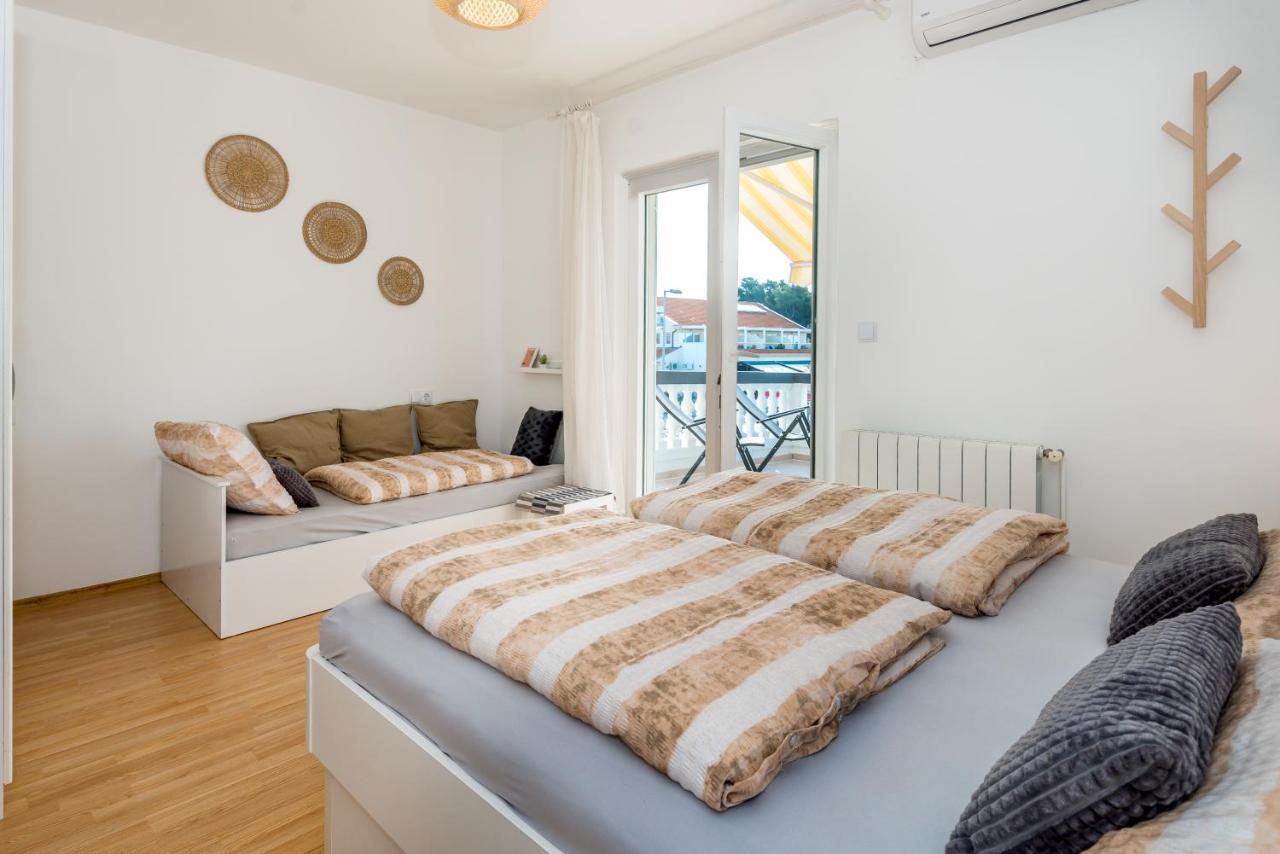 Apartment And Rooms Dalmatiko Vodice Ngoại thất bức ảnh
