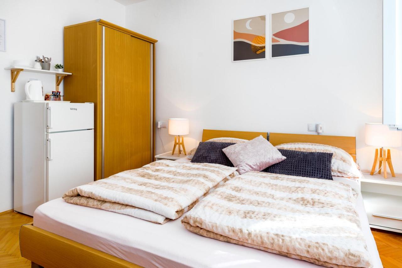 Apartment And Rooms Dalmatiko Vodice Ngoại thất bức ảnh