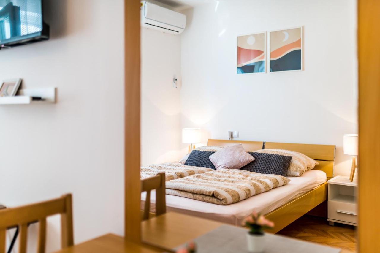 Apartment And Rooms Dalmatiko Vodice Ngoại thất bức ảnh